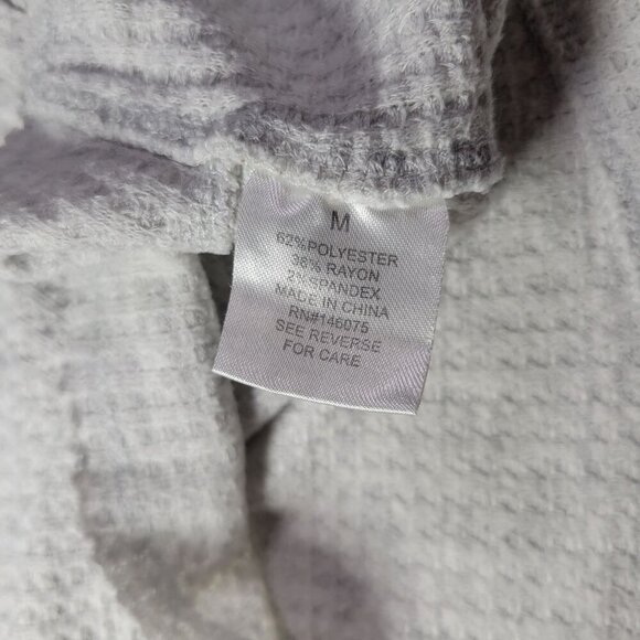 Sweet Romeo Gray Asymmetrical Hem Long Sleeve Waffle Knit Sweater Top Size M - Picture 3 of 7